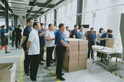 聚焦創新驅動，服務隊觀摩電子專用材料研發重點項目